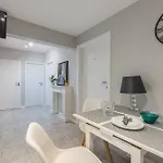 Unitapartament Short Rent In By Metro Station Rondo Onz With 3bedrooms 22 * Warszawa