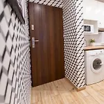 Unitapartament Short Rent In By Metro Station Rondo Onz With 3bedrooms 22 דירה ורשה