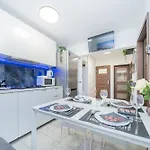 Unitapartament Short Rent In By Metro Station Rondo Onz With 3bedrooms 22 公寓