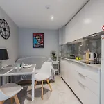 Unitapartament Short Rent In By Metro Station Rondo Onz With 3bedrooms 22 *