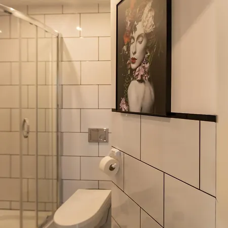 Unitapartament Short Rent In By Metro Station Rondo Onz With 3bedrooms 22 Varšava