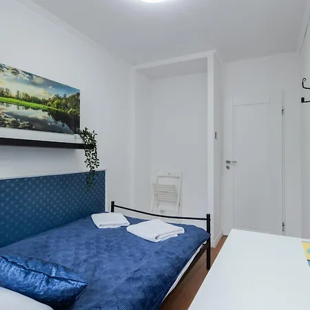 Apartment Unitapartament Short Rent In By Metro Station Rondo Onz With 3bedrooms 22 Warsaw