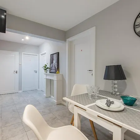 Unitapartament Short Rent In By Metro Station Rondo Onz With 3bedrooms 22 * Varsóvia