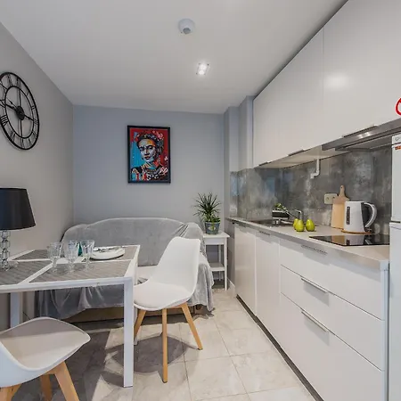 Unitapartament Short Rent In By Metro Station Rondo Onz With 3bedrooms 22 *