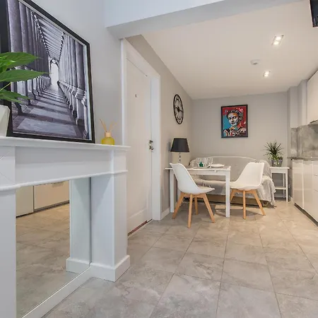 Unitapartament Short Rent In By Metro Station Rondo Onz With 3bedrooms 22 شقة