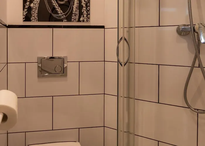 Apartment Unitapartament Short Rent In By Metro Station Rondo Onz With 3bedrooms 22 Warsaw