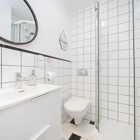 Unitapartament Short Rent In By Metro Station Rondo Onz With 3bedrooms 22 Warszawa