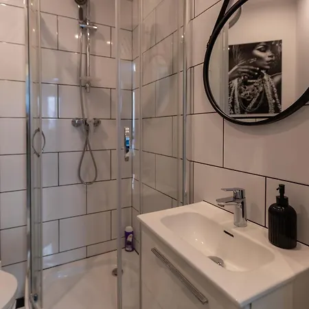 Unitapartament Short Rent In By Metro Station Rondo Onz With 3bedrooms 22 Lägenhet Warszawa