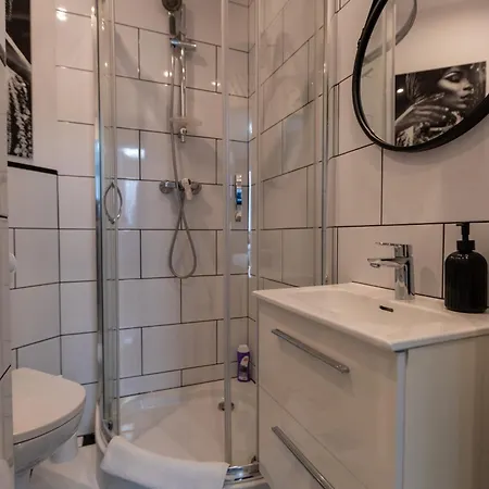 Unitapartament Short Rent In By Metro Station Rondo Onz With 3bedrooms 22 Lägenhet *