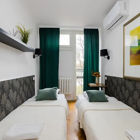 Apartment Unitapartament Short Rent In By Metro Station Rondo Onz With 3bedrooms 22 Warsaw