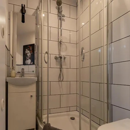 Apartment Unitapartament Short Rent In By Metro Station Rondo Onz With 3bedrooms 22