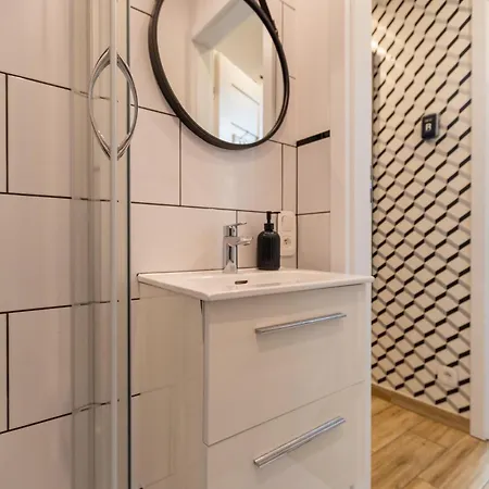Apartment Unitapartament Short Rent In By Metro Station Rondo Onz With 3bedrooms 22 *